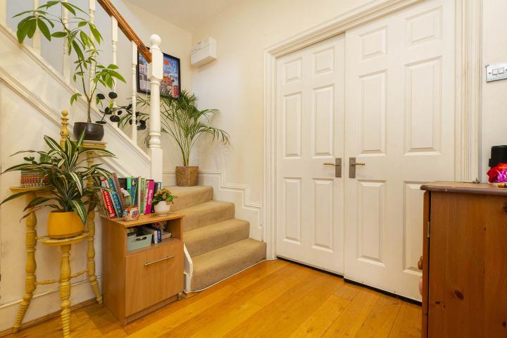 Modern Apartment with Private Roof Terrace Ebbsfleet Road , Kilburn